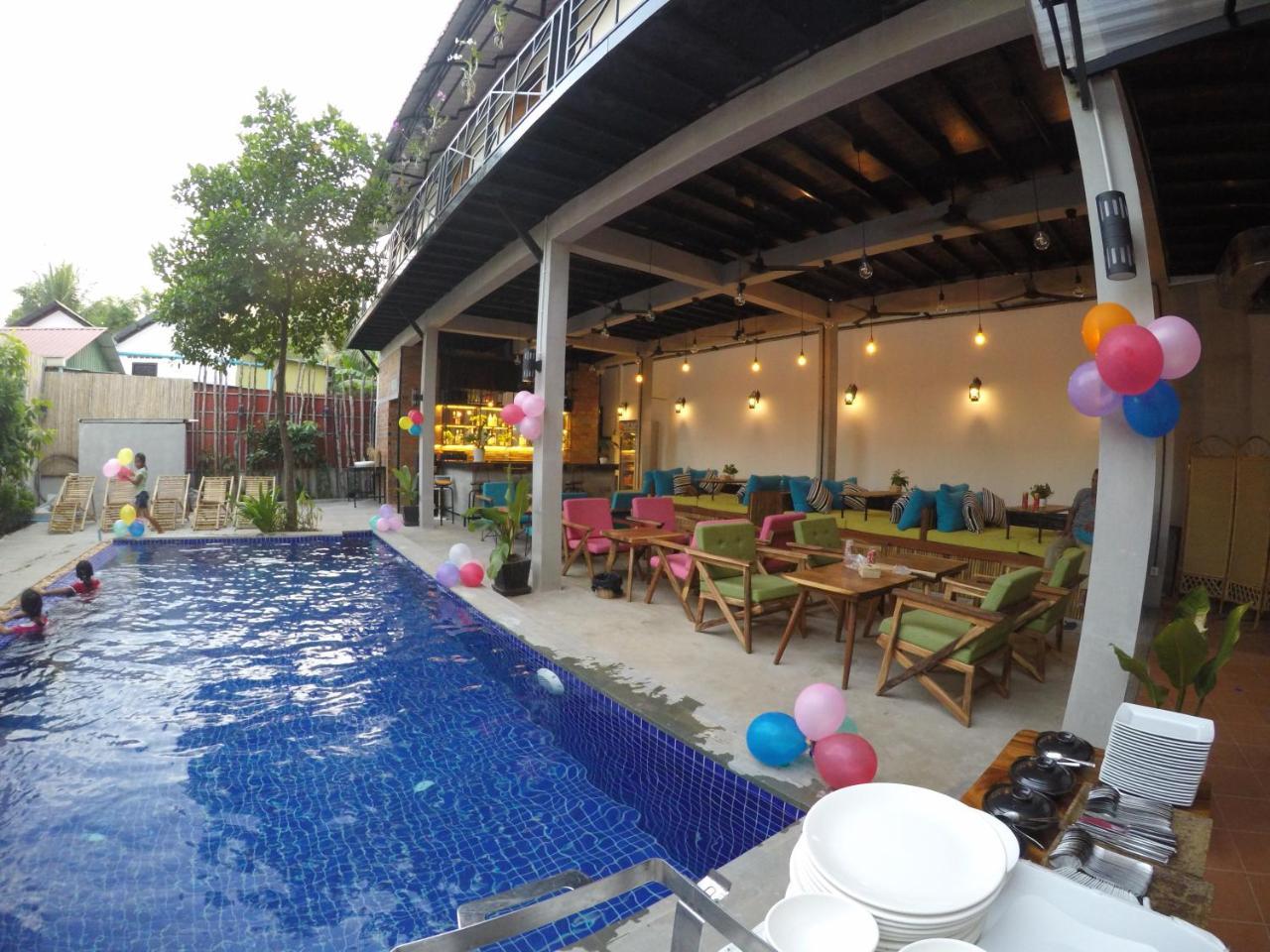 1953 Siem Reap Hostel Exterior photo